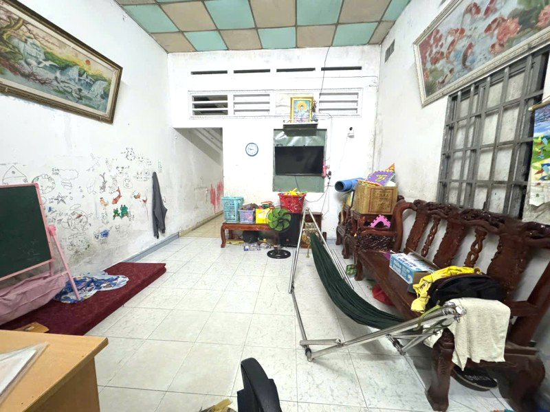 án gấp nhà cấp 60m2- 4 nở hậu, gần Đường Sách – Vincom Lê Văn Việt – chỉ 2.7 tỷ - Ảnh 1